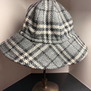 Vintage BURBERRY LONDON 100% Lambswool Grey Nova Check Hat SZ L Made in England